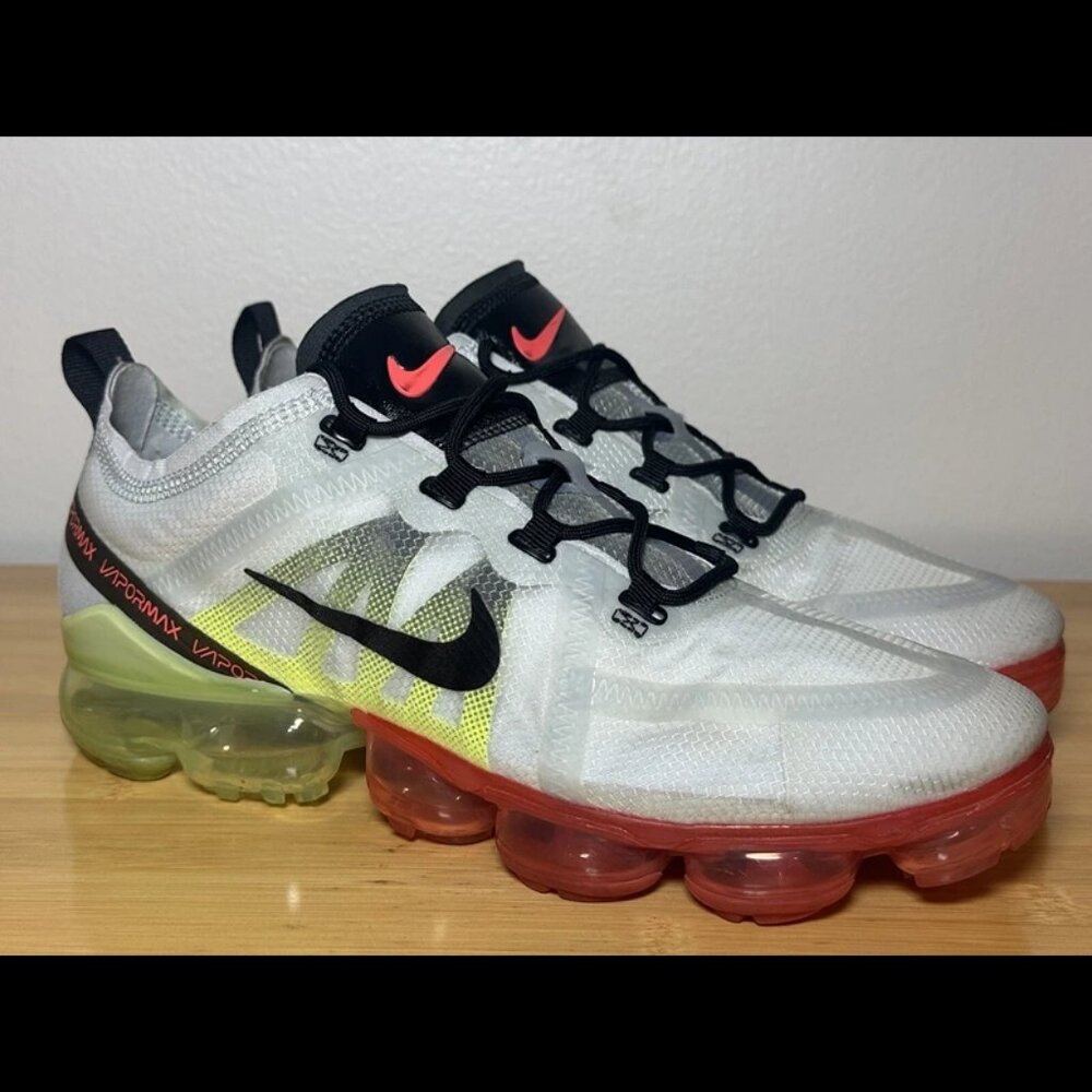 Size 9.5 -‎ Nike Air Vapormax 2019 Pure Platinum Black Crimson Mens AR6631-007